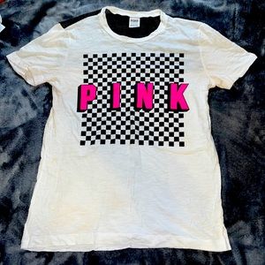 VS PINK TEE